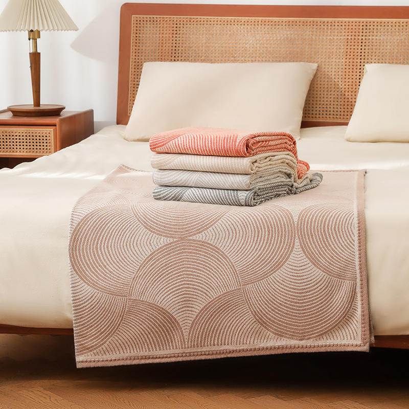 Роскошное одеяло с принтом в в – обзор и цена Home Textiles Europe